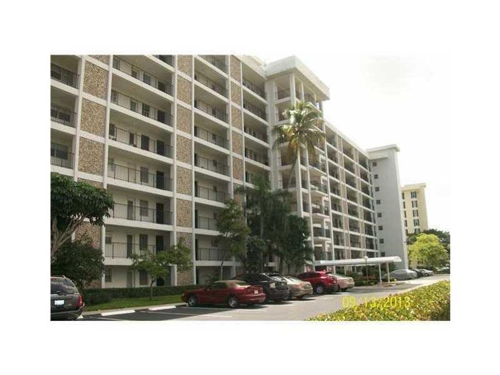 3150 N Palm Aire Drive Unit 407, Pompano Beach, FL 33069