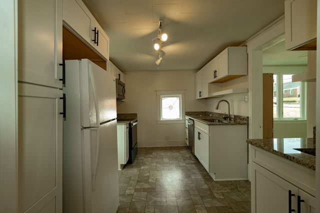 440 Center Ave, Dickson, TN 37055