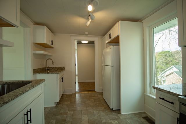 440 Center Ave, Dickson, TN 37055