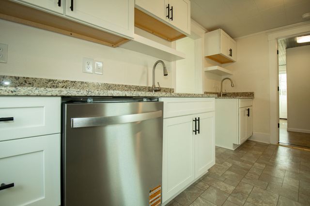 440 Center Ave, Dickson, TN 37055