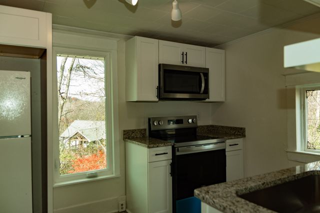 440 Center Ave, Dickson, TN 37055