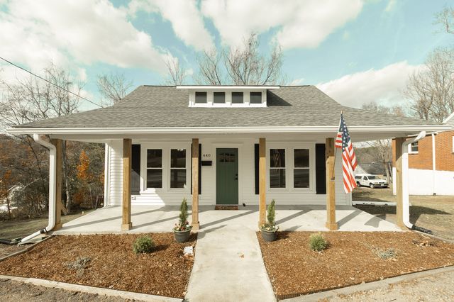 440 Center Ave, Dickson, TN 37055