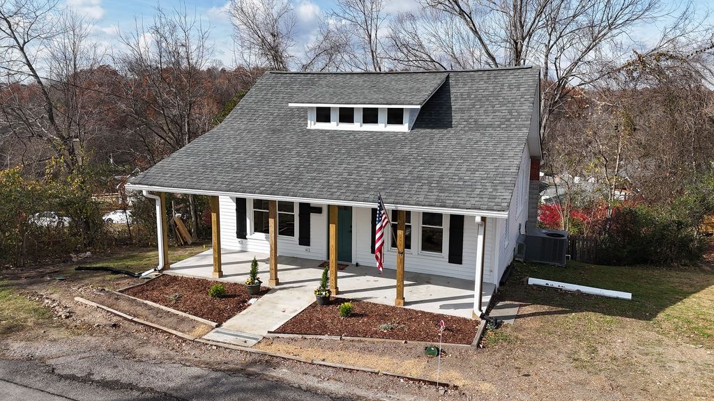 440 Center Ave, Dickson, TN 37055