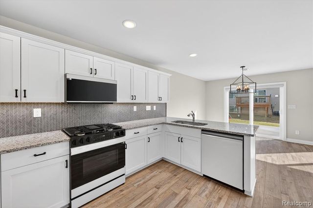 31005 Gregory Street, Grand Blanc, MI 48439