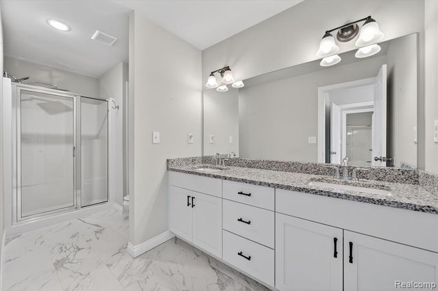 31005 Gregory Street, Grand Blanc, MI 48439