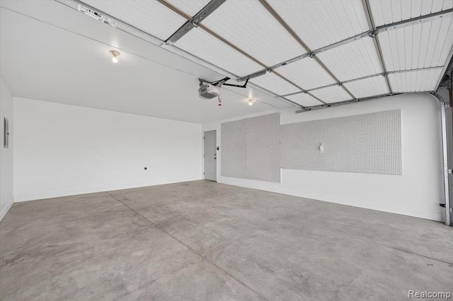 31005 Gregory Street, Grand Blanc, MI 48439