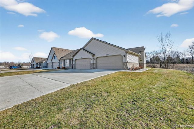 31005 Gregory Street, Grand Blanc, MI 48439