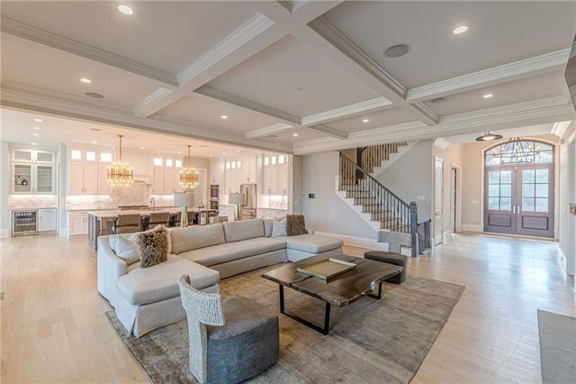 1104 Roxboro NE Drive, Atlanta, GA 30324