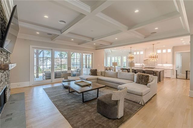 1104 Roxboro NE Drive, Atlanta, GA 30324