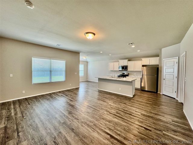 14116 N 74th East Avenue, Collinsville, OK 74021
