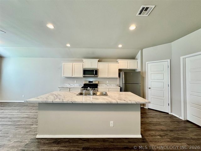 14116 N 74th East Avenue, Collinsville, OK 74021