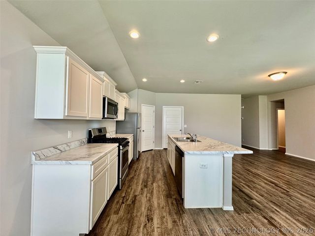 14116 N 74th East Avenue, Collinsville, OK 74021