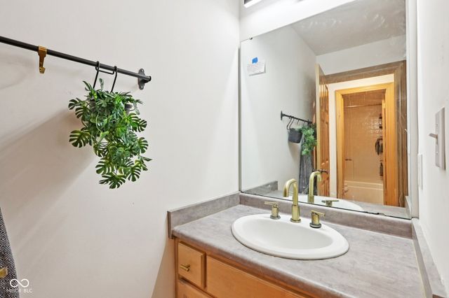 11730 Windpointe Pass, Carmel, IN 46033