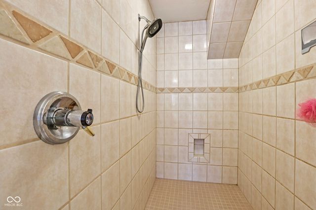 11730 Windpointe Pass, Carmel, IN 46033