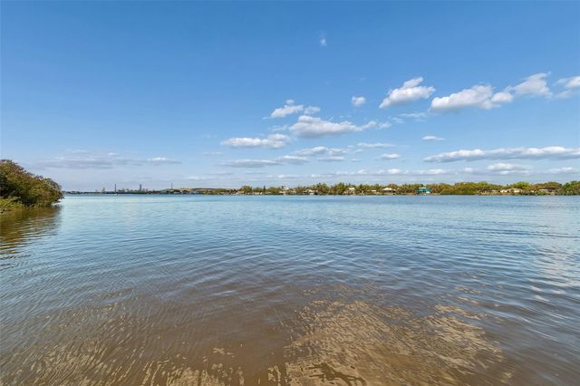 9901 BAY DRIVE, Gibsonton, FL 33534