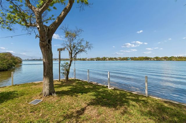 9901 BAY DRIVE, Gibsonton, FL 33534