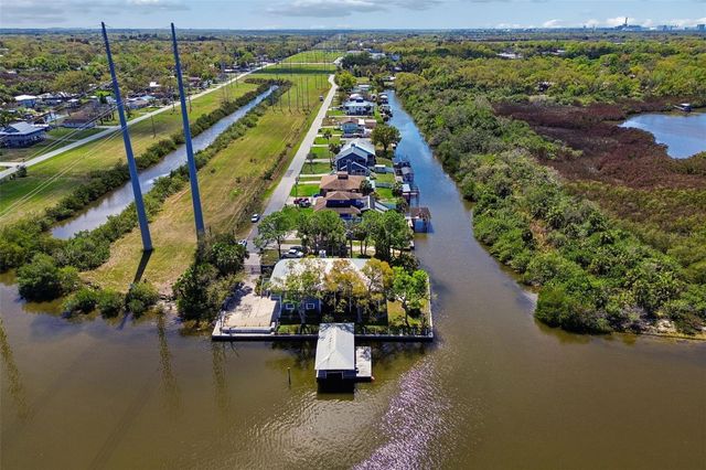 9901 BAY DRIVE, Gibsonton, FL 33534