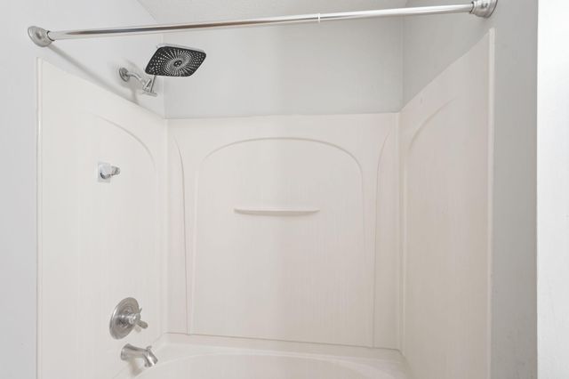 695 E Burnsville Parkway 19, Burnsville, MN 55337