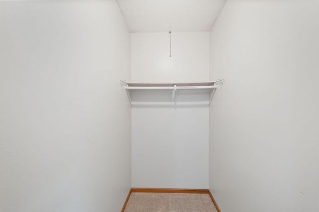 695 E Burnsville Parkway 19, Burnsville, MN 55337