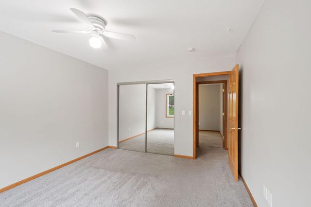 695 E Burnsville Parkway 19, Burnsville, MN 55337