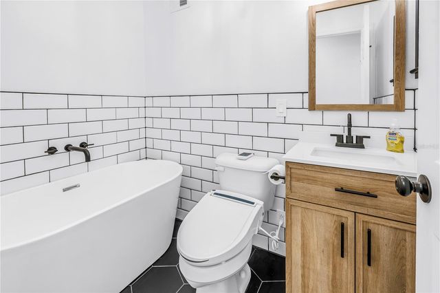 9613 TARA CAY COURT, Seminole, FL 33776