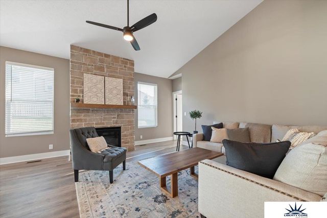 11506 Bearcreek Drive, Papillion, NE 68046