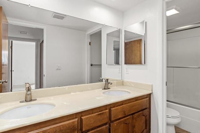 989 Hygeia Avenue, Encinitas, CA 92024