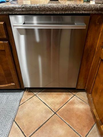 989 Hygeia Avenue, Encinitas, CA 92024