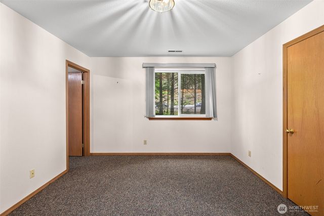 6430 NE Agate Beach Road, Bainbridge Island, WA 98110