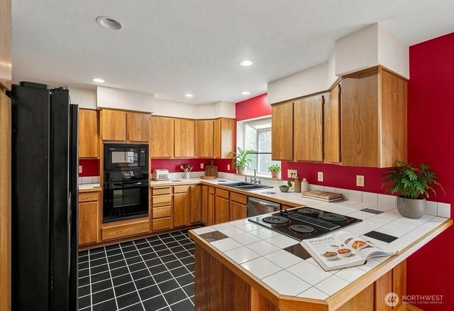 6430 NE Agate Beach Road, Bainbridge Island, WA 98110