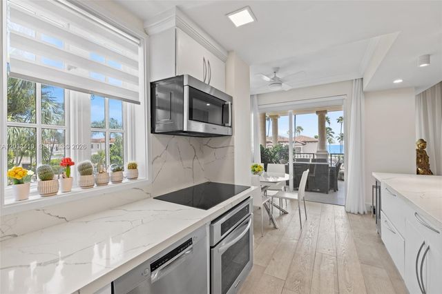 19122 Fisher Island Dr 19122, Miami Beach, FL 33109