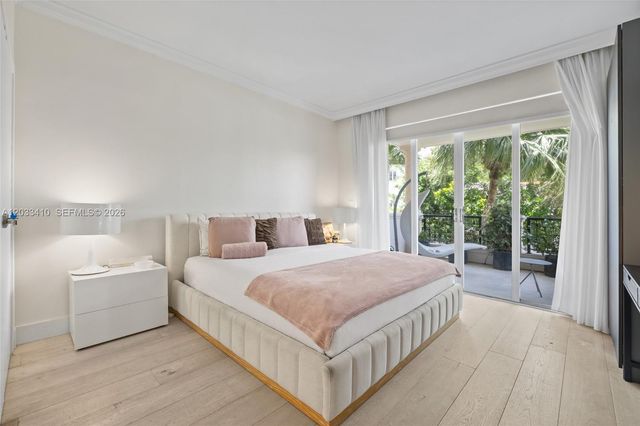 19122 Fisher Island Dr 19122, Miami Beach, FL 33109