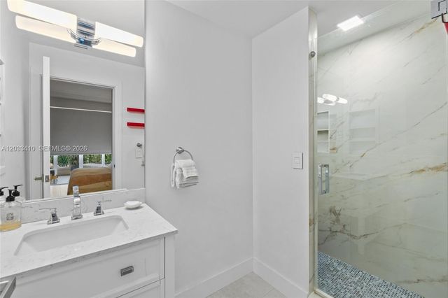 19122 Fisher Island Dr 19122, Miami Beach, FL 33109