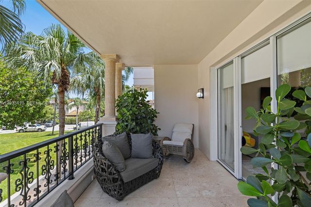 19122 Fisher Island Dr 19122, Miami Beach, FL 33109