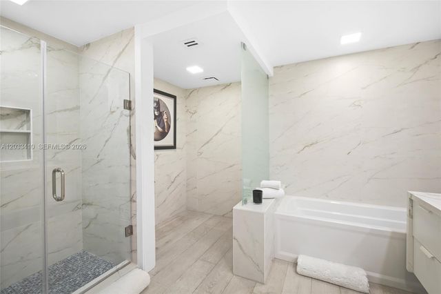 19122 Fisher Island Dr 19122, Miami Beach, FL 33109