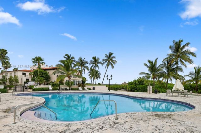 19122 Fisher Island Dr 19122, Miami Beach, FL 33109