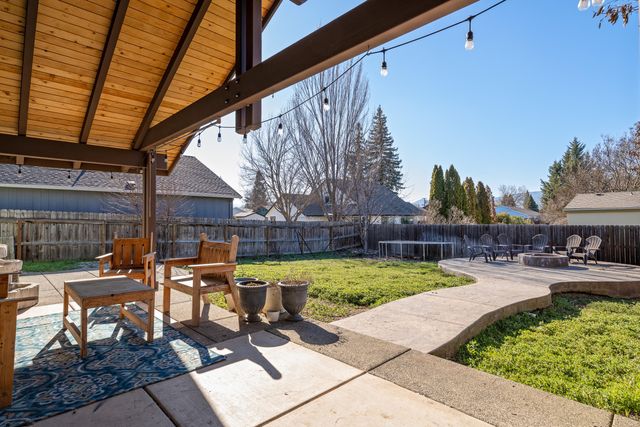 2727 Connell Avenue, Medford, OR 97501