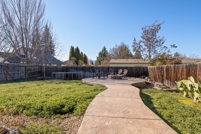 2727 Connell Avenue, Medford, OR 97501