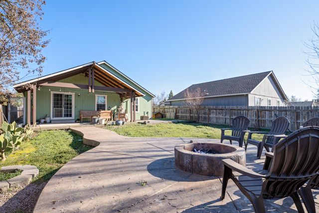 2727 Connell Avenue, Medford, OR 97501