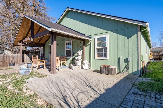 2727 Connell Avenue, Medford, OR 97501