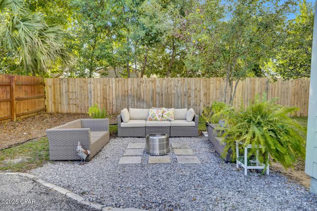 1611 Lake Avenue, Panama City, FL 32401