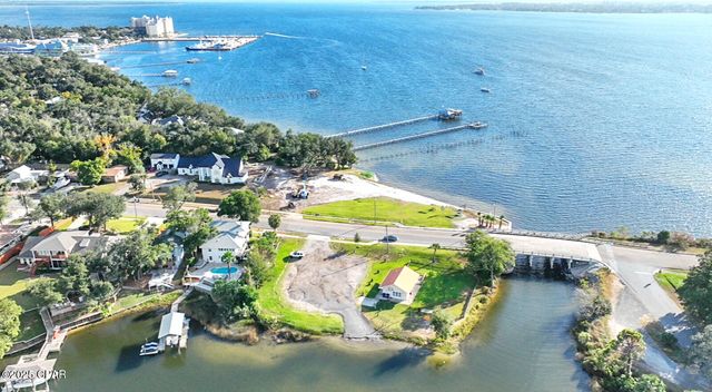 1611 Lake Avenue, Panama City, FL 32401