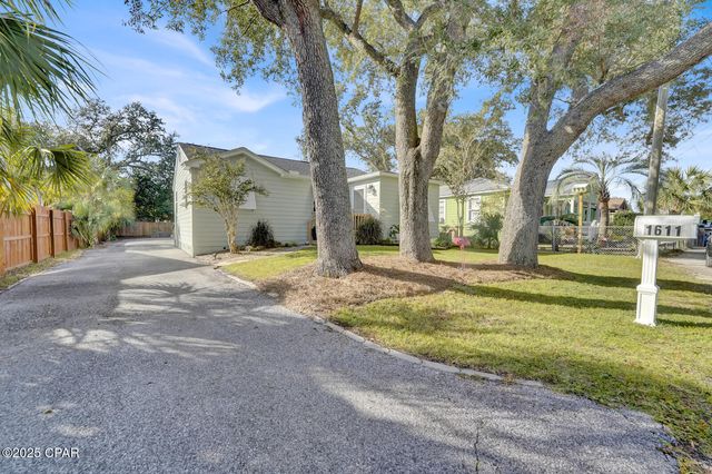 1611 Lake Avenue, Panama City, FL 32401