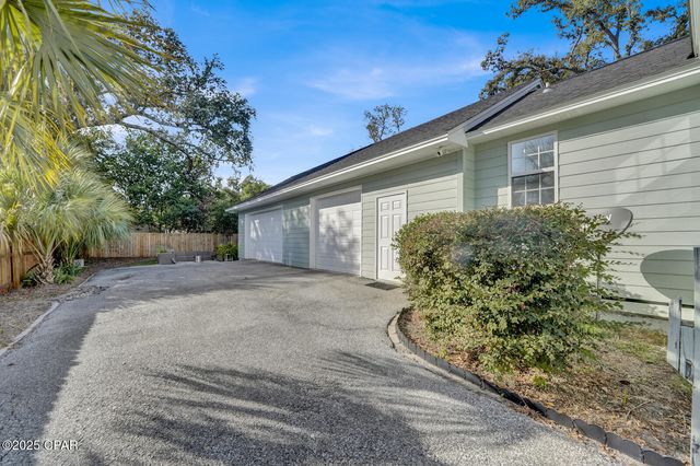 1611 Lake Avenue, Panama City, FL 32401