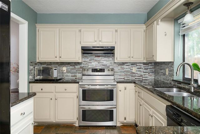 509 Cheswick Court, Norman, OK 73072