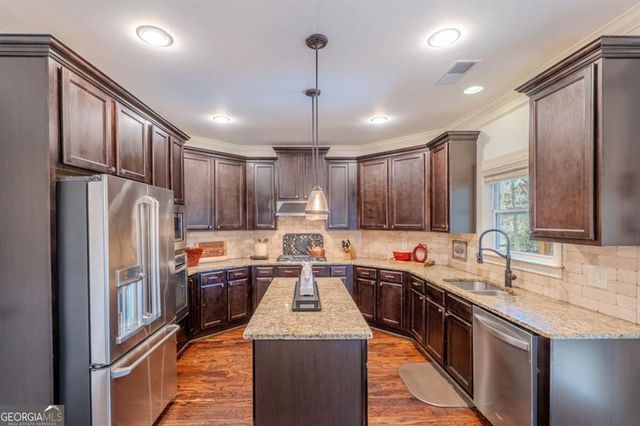 203 Davis Mill Road, Ball Ground, GA 30107