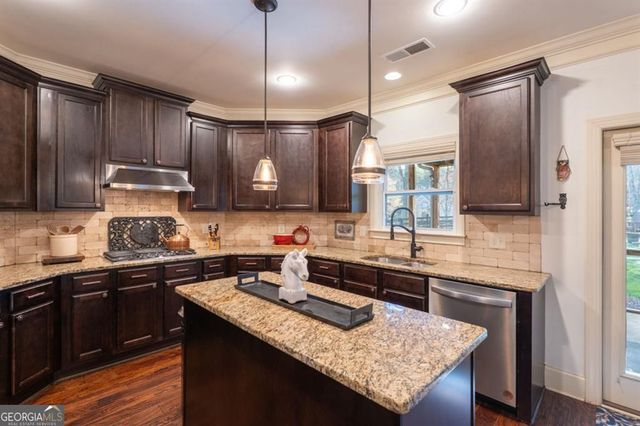 203 Davis Mill Road, Ball Ground, GA 30107