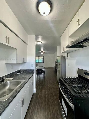 7035 Rue Granville, Miami Beach, FL 33141