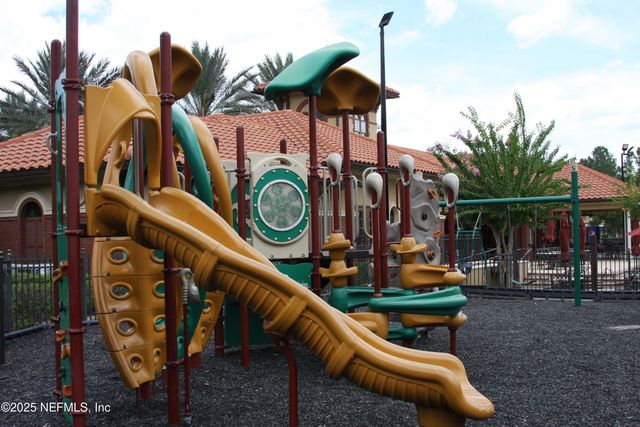 47 FOREST EDGE Drive, St. Johns, FL 32259