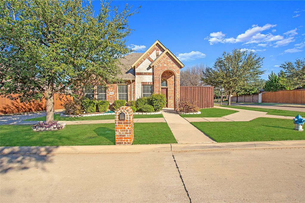 9886 Bell Rock Road, Frisco, TX 75035